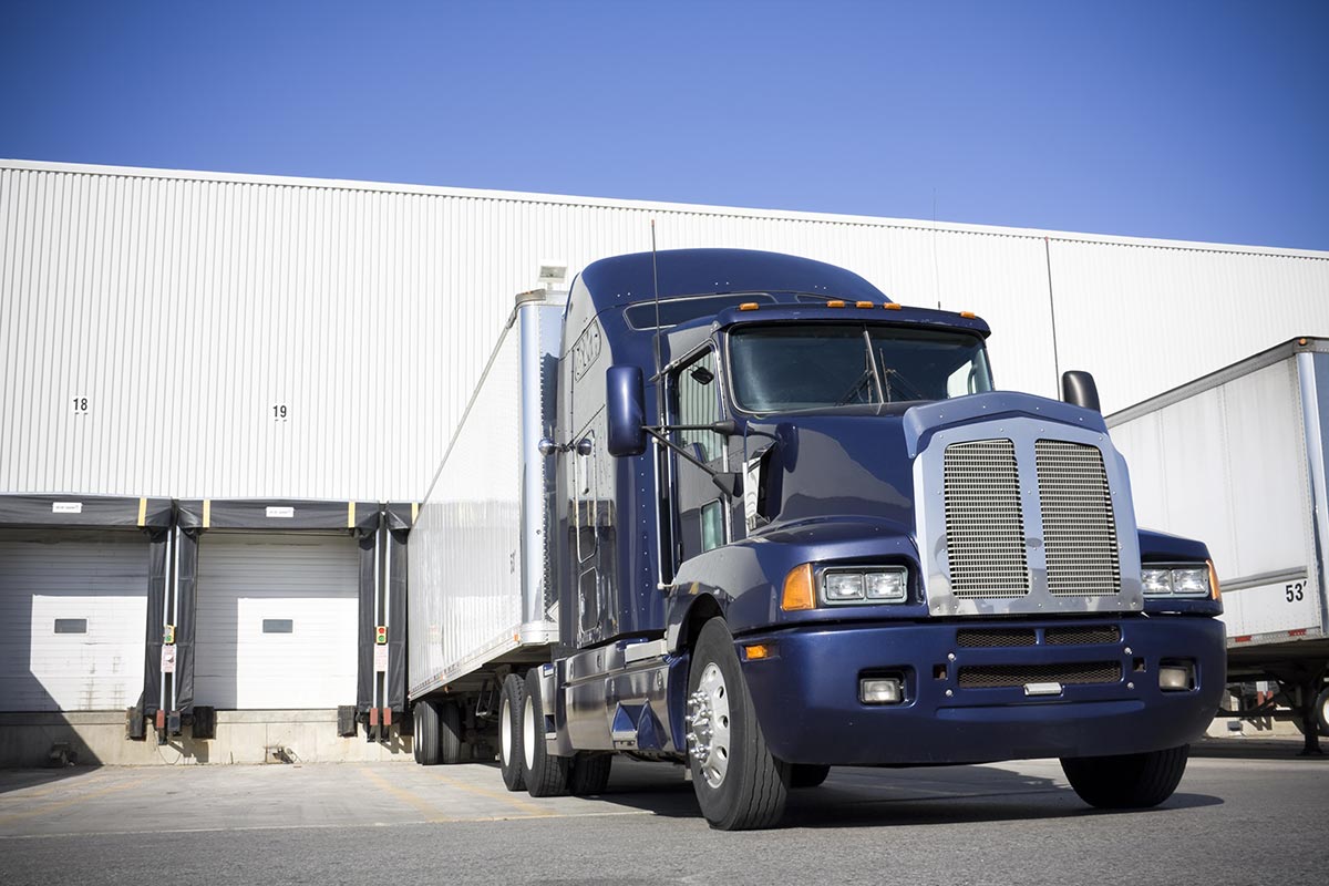 Fletes Urgentes en Trailer, Plataforma y Lowboy en México